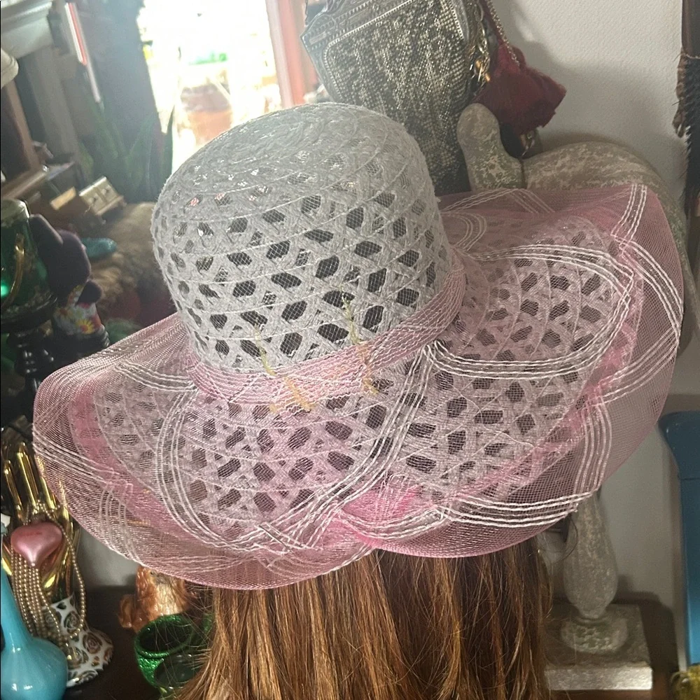Vintage Pink & White Wide Brimmed Derby Hat - Picture 5 of 14